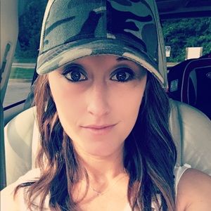 Meet your Posher, Kayla